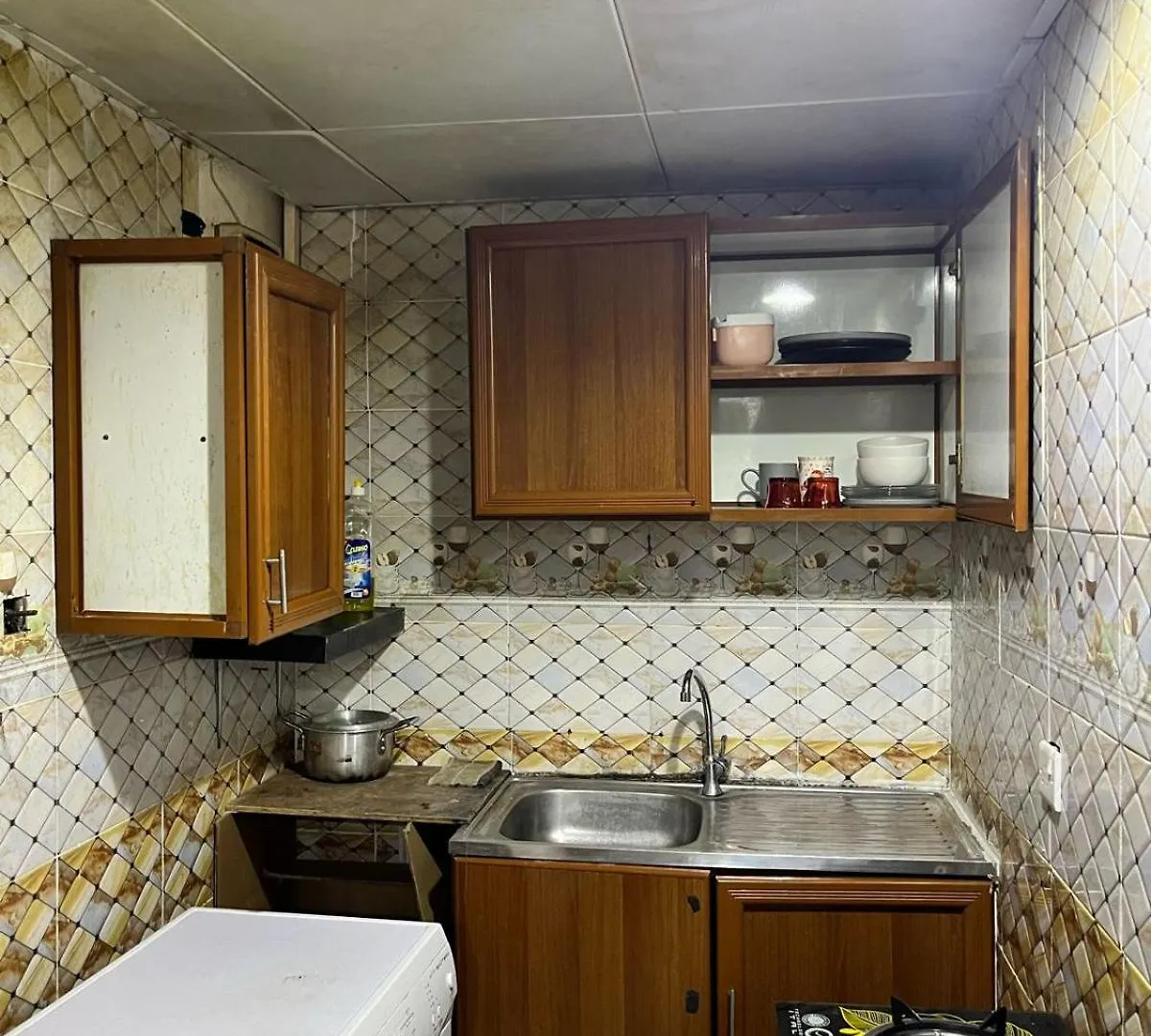 Homestay szállás Tanih'S Lodging Abu Dzabi