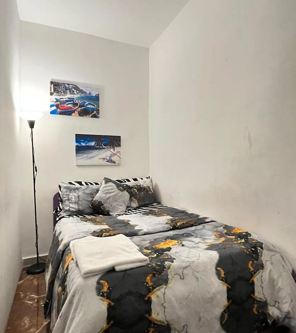Tanih'S Lodging Abu Dzabi Homestay szállás