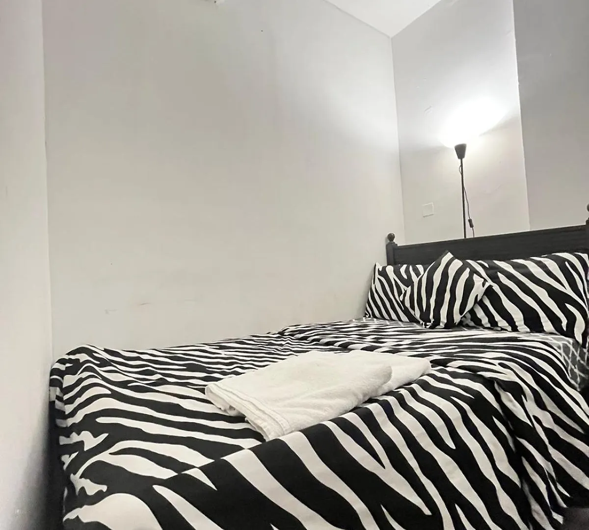 Homestay szállás Tanih'S Lodging Abu Dzabi