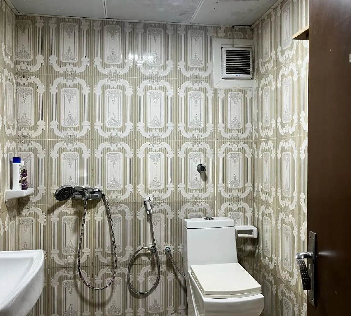 בית אירוח אבו דאבי Tanih'S Lodging איחוד האמירויות הערביות